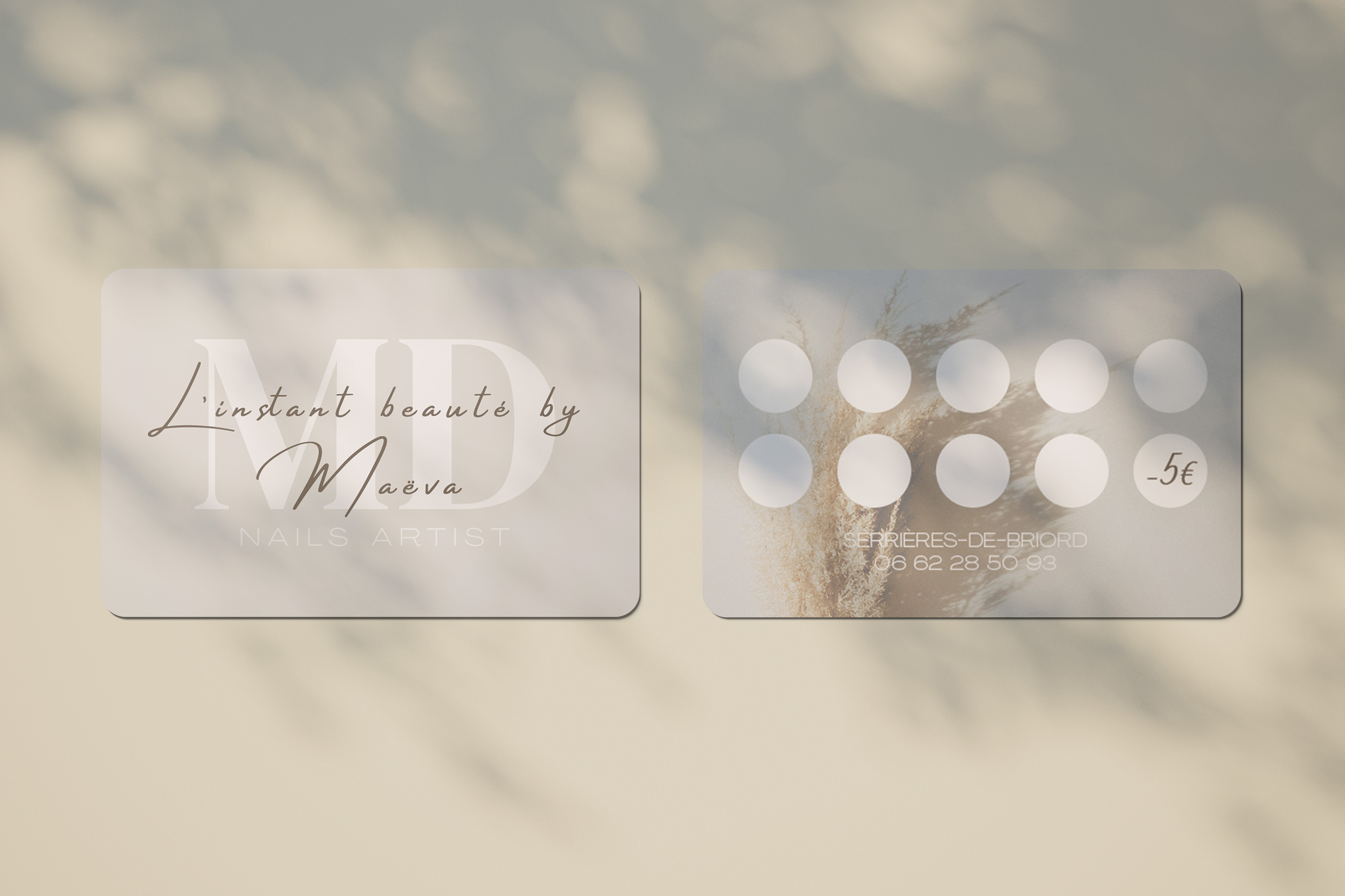 Supports imprimés – Carte de fidélité et panneau extérieur – L&rsquo;Instant Beauté By Maëva